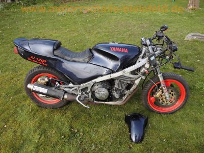 Yamaha_FJ1200_3CW_Superbike-Heck_mit_Sozius-Abdeckung_von_Wagner_Kunststofftechnik_DEVIL_4-1_Auspuff_-_wie_FJ_1100_47E_1XJ_3YA_31.jpg