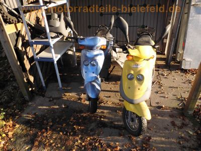 Adly_Her_Chee_CAT_125_gelb_Roller_Scooter_GY6_Ersatzteile_Teile_spares_spare-parts_Topcase_2.jpg