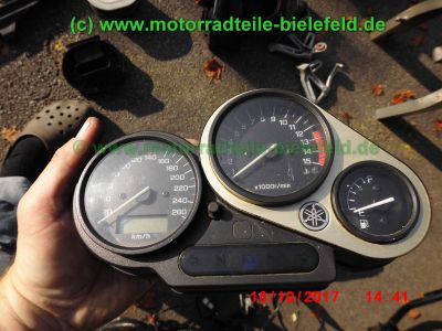 Yamaha_FZS600_Fazer_RJ02_rot_zerlegt_-_Ersatzteile_Teile_parts_spares_spare-parts_ricambi_repuestos_wie_FZ1_FZ6_FZR600R_YZF600R-188.jpg