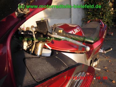 Suzuki_RF900R_GT73A_rot_55tkm_unfallfrei_Marving_Carboniox_4-1_Auspuff_Lucas_Sport-Fussrasten-46.jpg