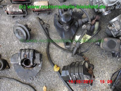 Yamaha_XS400_2A2_zerlegt_2x_SOHC_Motor_Koffertraeger_Gepaecktraeger_-_Teile_Ersatzteile_parts_spares_spare-parts_ricambi_repuestos_wie_3N7_4G5_XS_250_360_1U4_1U5-27.jpg