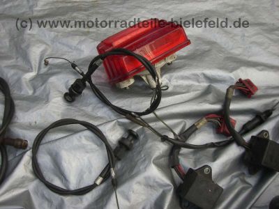 Honda_CB_250_CB250_RS_250RS_CB250RS_schwarzblau_Deluxe_MC02_vgl__CL_250S_MD04_48.jpg