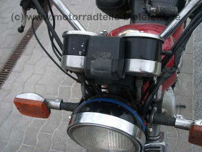 Suzuki_GN400_rot_GN_250_400_Koffersystem_Koffer_GIVI_46.jpg