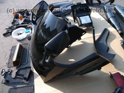 Kawasaki_GPZ900R_grau_goldene_Felgen_ZX900A_ZX900_GPZ_750_900_1000_GPZ750_GPZ900_R_RX_750R_900R_ZX10_32.jpg