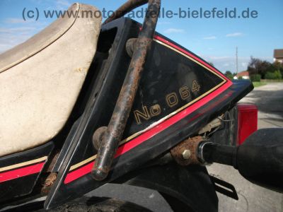 Suzuki_GSX_250E_GS25x_schwarzrot_Wrack_wie_GS_GSX_250_400_GSX250_GSX400_E_GS40x_35.jpg
