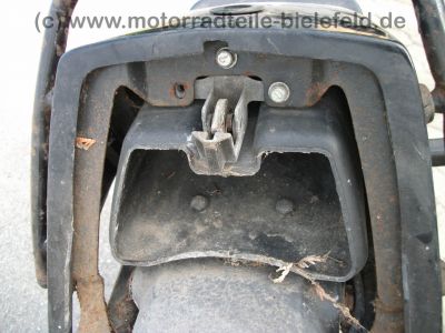 Suzuki_GSX_250E_GS25x_schwarzrot_Wrack_wie_GS_GSX_250_400_GSX250_GSX400_E_GS40x_39.jpg