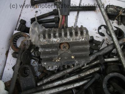 Yamaha_XS_400_250_360_SE_Ersatzteile_Motor_Dichtungen_1U4_1U5_2A2_4G5_12E_31.jpg