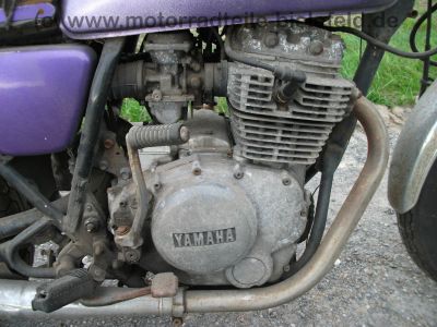 Yamaha_XS_400_2A2_lila_SR-Lampe_Doppel-Bremse_Ochsen-Augen_wie_250_360_XS400_SE_1U4_1U5_4G5_78.jpg