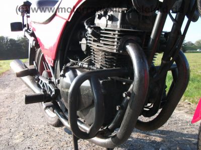 Kawasaki_GPz_305_rot_EX305_GIVI_wie_EX_Z_KZ_GPz_CSR_250_305_A_B_61.jpg