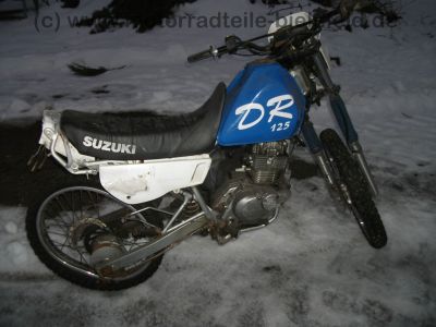 Suzuki_DR_125_SE_blau_Crash_-_Technik_wie_GN_GZ_DR_125_S_SE_Marauder_1.jpg