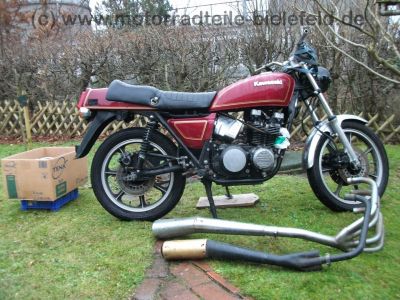 Kawasaki_KZ_750_E_rot_Neuteile_2x_4in1_Auspuff_motad_n-eta_BSM_-_wie_Z_KZ_GPz_650_750_B_C_E_GP_LTD_UT_49.jpg