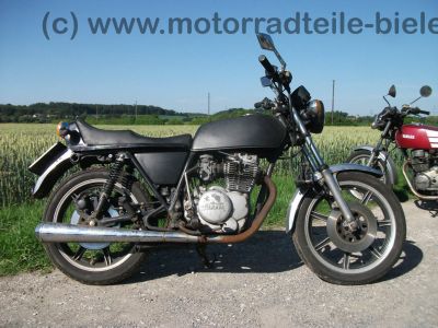 Yamaha_XS_400_2A2_schwarz_Stufensitz_Twin_-_wie_3N7_XS_250_1U5_XS_360_1U4_XS_400_SE_4G5_60.jpg