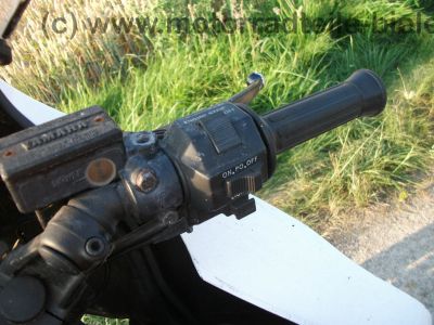 Yamaha_XZ_550_S_11U_weiss-rot_Verkleidung_Gepaecktraeger_Koffertraeger_orig__Auspuff_11H_-_14711_-_wie_XZ_400_D_24R_11V_11J_11K_61.jpg