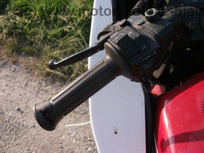 Yamaha_XZ_550_S_11U_weiss-rot_Verkleidung_Gepaecktraeger_Koffertraeger_orig__Auspuff_11H_-_14711_-_wie_XZ_400_D_24R_11V_11J_11K_62.jpg