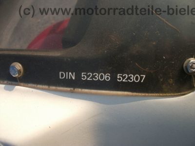 Yamaha_XZ_550_S_11U_weiss-rot_Verkleidung_Gepaecktraeger_Koffertraeger_orig__Auspuff_11H_-_14711_-_wie_XZ_400_D_24R_11V_11J_11K_65.jpg