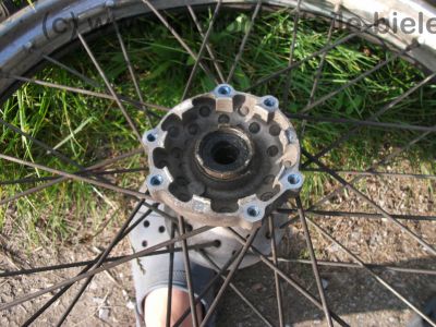 Yamaha_DT_80_LC_2_LC_II_53V_Cross_Motor_2RA_Vergaser_3WC_Raeder_DT_125_4BL_-_wie_RD_DT_50_80_125_LC_1_2_I_II_41.jpg