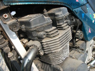 Suzuki_GSX_550_EF_GN71D_tuerkis_orig__Auspuff_-_wie_GSX_400_500_550_600_F_E_ES_EF_118.jpg