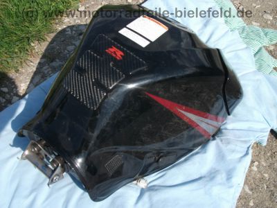 Suzuki_GSX-R_GSXR_750_600_K6_K7_zerlegt_-_Motor_Hinterrad_Schwinge_Verkleidung_etc__32.jpg