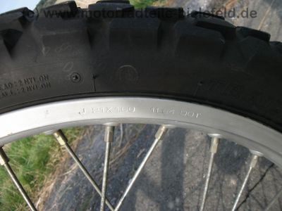 Honda_XL_250_R_MD11_rot_Stunt_-_wie_MD03_XL_350_R_ND03_XL_600_R_PD03_74.jpg