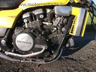 Honda_VF_750_C_Magna_RC09_gelb_Crash_-_wie_VF_500_700_750_1100_S_F_C_RC21_RC28_V35_V45_V65_Sabre_Interceptor_101.jpg