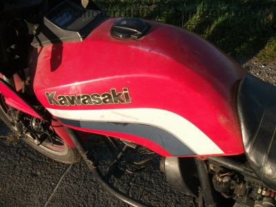 Kawasaki_GPZ_750_UT_rot_KZ_750_A1_A2_ZX_750_A_-_wie_Z_KZ_GPz_LTD_400_550_750_1100_UT_E_A_B_90.jpg