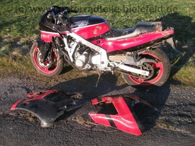 Honda_CBR_600_F_rot-schwarz_25kW_PC23_Sturz_-_wie_PC19_CBR_1000_F_SC21_SC24_34.jpg