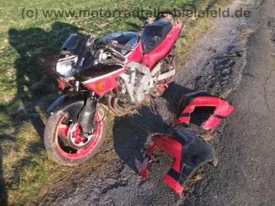 Honda_CBR_600_F_rot-schwarz_25kW_PC23_Sturz_-_wie_PC19_CBR_1000_F_SC21_SC24_56.jpg