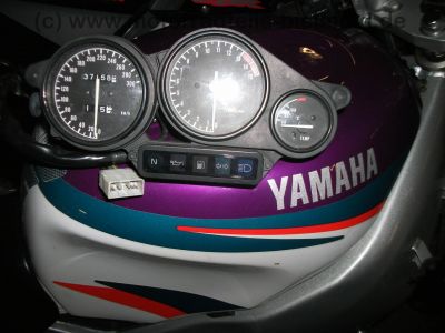 Yamaha_FZR_600_R_4JH_lila-weiss_Sturz_-_wie_YZF_600_R_Thundercat_4VT_4WD_3HE_TDM_850_94.jpg
