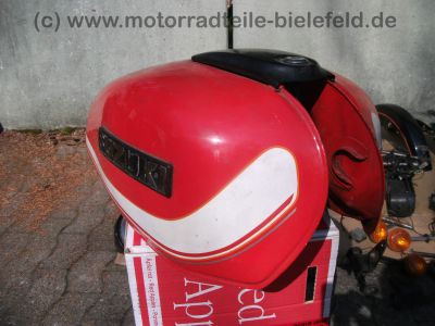 Suzuki_GS_550_E_rot-weiss_zerlegt_orig__Tank_-_wie_GS_400_500_750_D_E__92.jpg