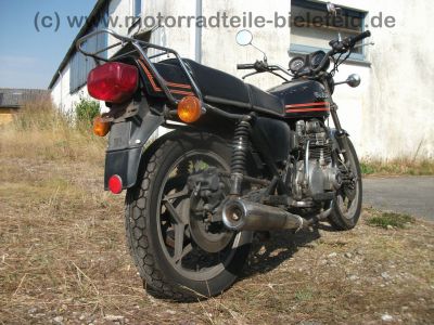 Suzuki_GS_550_E__original_schwarz-rot_Gepaeck-Traeger_-_wie_GS_400_500_750_D_E_L_T_52.jpg