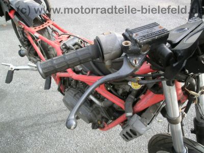 Honda_VF_400_F_NC13_nackt_-_wie_VT_500_E_PC11_VF_500_F_F2_PC12_VF_750_F_RC15_33.jpg