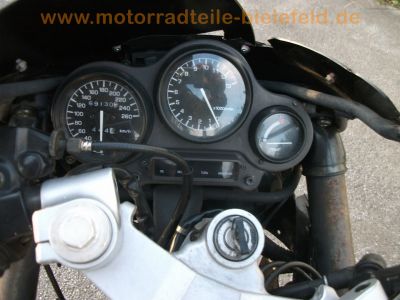 Yamaha_FZR_600_3HE_schwarz-grau_Doppel-Scheinwerfer_crash_Motor_OK_23.jpg