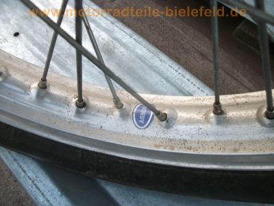 Cagiva_Fahrwerk_Gabel_Schwinge_Federbein_Akront_Felge_Vorderrad_19_x_1_85_36_TR_-_Hinterrad_15_x_3_00_36_TR_-_Grimeca_Bremse_22.jpg