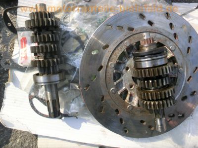 Suzuki_GS_550_E_neon-gelb_Ersatz-Teile_spares_spare_parts_-_wie_GS_400_500_750_850_1000_E_117.jpg