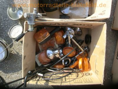 Suzuki_GS_550_E_neon-gelb_Ersatz-Teile_spares_spare_parts_-_wie_GS_400_500_750_850_1000_E_144.jpg