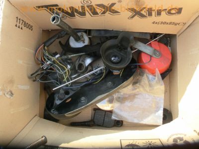 Suzuki_GS_550_E_neon-gelb_Ersatz-Teile_spares_spare_parts_-_wie_GS_400_500_750_850_1000_E_146.jpg