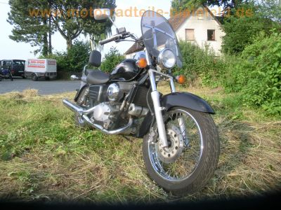 Honda_VT_125_C_SHADOW_JC29_schwarz_Chopper-Scheibe_Sissy-Bar_-_wie_XL_125_V_JC32_Varadero_CA_125_Rebel_JC26_JC24_45.jpg