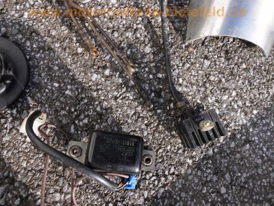 Suzuki_GT_550_3-Zylinder_2-Takt_triple_Ersatzteile_-_wie_GT_250_380_500_750_20.jpg