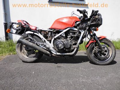 Honda_VF_1000_F_SC15_rot_V4-Tourer_-_wie_SC16_VF_500_700_750_1100_F_S_C_Sabre_Magna_65.jpg