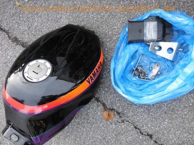 Yamaha_FZR_1000_3LE_EXUP_94_Fox_Eyes_6-Kolben-Bremse_Mono-Hoeckersitz_ABM-Rasten_Remus-Phoenix_Auspuff_-_wie_YZF_600_750_1000_R_135_.jpg