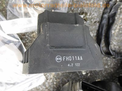 Yamaha_YZF-R1_RN12_EXUP_2005_grau_crash_YZF_1000_Motor_XN509E_33tkm_Ersatzteile_spare-parts_55_.jpg