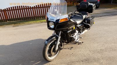 Honda_GL_1100_SC02_schwarz_Verkleidung_Koffer_Sturzbuegel_JAMA_Edelstahl-Auspuff_Radio_Highway-Bars_-_wie_GL1000_GL1_GL2_24.jpg