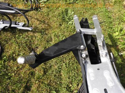 Aprilia_RSV_1000_Mille_RP_2003_Ersatzteile_spares_spare-parts_-_wie_Aprilia_RST_1000_Futura_Tuono_Falco_108.jpg