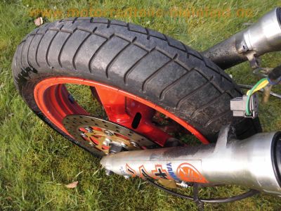 Yamaha_FJ1200_3CW_Superbike-Heck_mit_Sozius-Abdeckung_von_Wagner_Kunststofftechnik_DEVIL_4-1_Auspuff_-_wie_FJ_1100_47E_1XJ_3YA_93.jpg