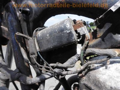 Honda_CB_550_K_Four_4-1_Auspuff_Wrack_als_Ersatzteile_Motor_Vergaser_Tacho_44.jpg