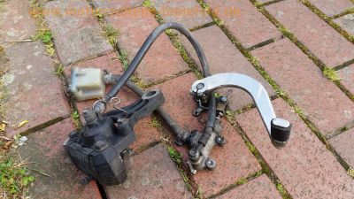 Suzuki_GSX_750_F_GR78A_schwarz_Ersatzteile_spare-parts_-_Tank_Vorderrad_Hinterrad_Lenker_Heck_uvm_37.jpg