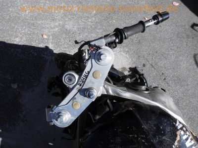 Yamaha_FZR1000_Exup_1992_Typ_3LK_CRASH_upside-down_USD-Gabel_-_wie_3LE_3LF_3GM_24.jpg