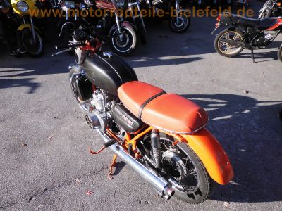 Suzuki_GT750_Wasserbueffel_3-Zylinder_2-Takt_Ur-Modell_aus_1972_-_wie_GT550_GT380_72.jpg