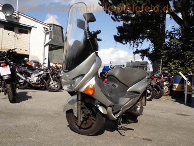 Suzuki_UC125_Epicuro_Roller_silber_SJ125T_CRASH_sehr_gepflegt_hohe_Scheibe_31.jpg