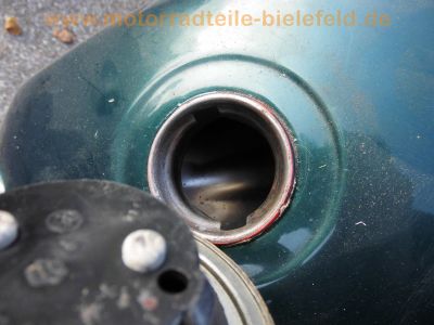 Suzuki_GSX400E_gruen_GK53C_in_Teilen_original_Motor_Auspuff_Sankei_2119_Tank_Regler_-_wie_GSX250E_70.jpg